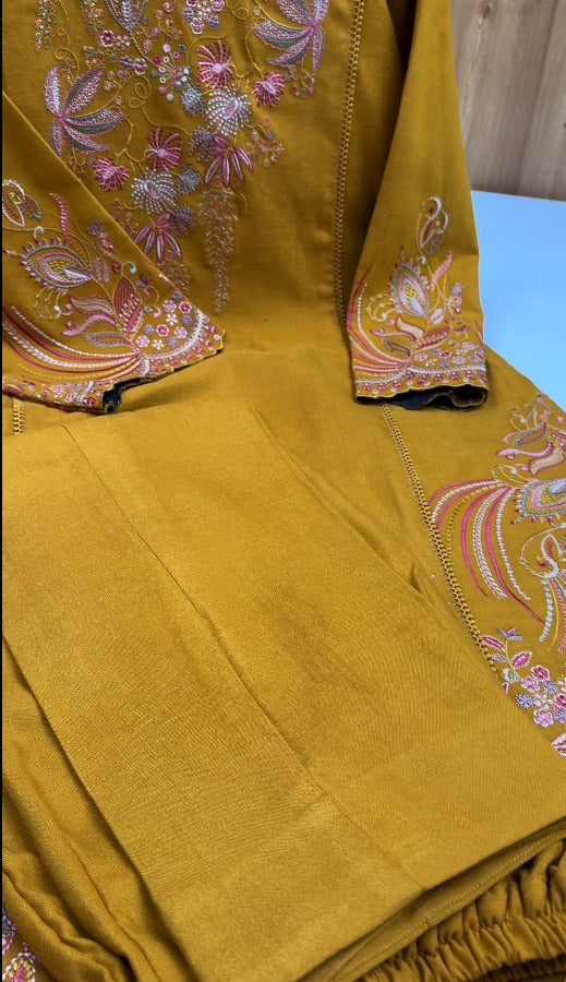 02-Piece Stitched Peach Leather Dhanak Embroidered Suit
